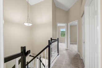 Hawthorne Estates in Oakdale, PA - Building Photo - Building Photo