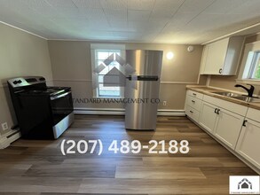 77 North St-Unit -Unit 3 in Waterville, ME - Foto de edificio - Building Photo