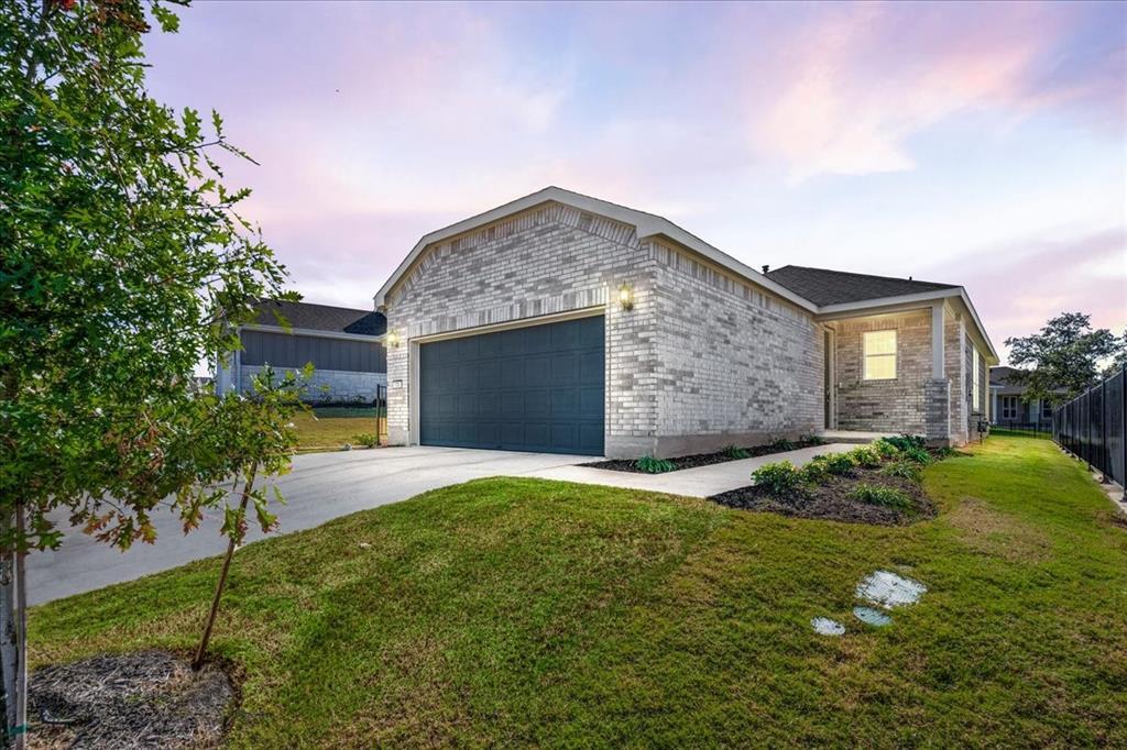 805 Livewater Ln in Georgetown, TX - Foto de edificio