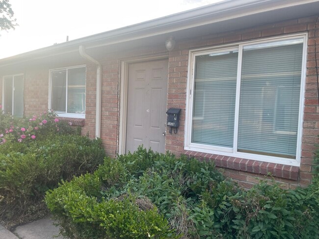 1438 Clinton St, Unit 1438