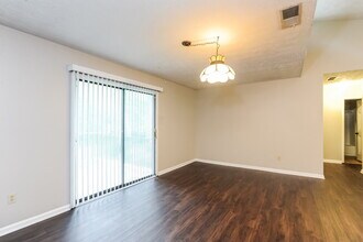3240 Grand Central Dr in Snellville, GA - Building Photo - Building Photo