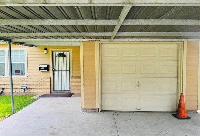 10406 Cathedral Dr in Houston, TX - Building Photo - Building Photo