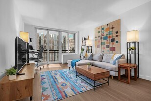 64B W 37th St, Unit FL21-ID1224044P in New York, NY - Building Photo