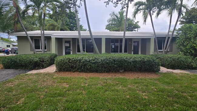 property at 1401-1405 NE 21st St
