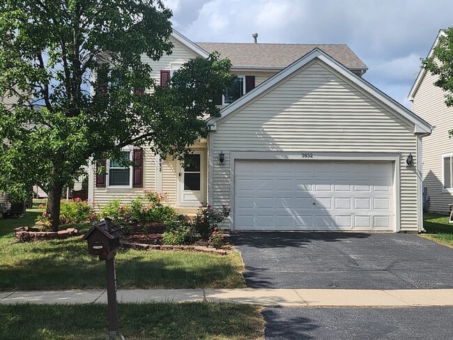 3832 Baybrook Dr in Aurora, IL - Building Photo - Building Photo