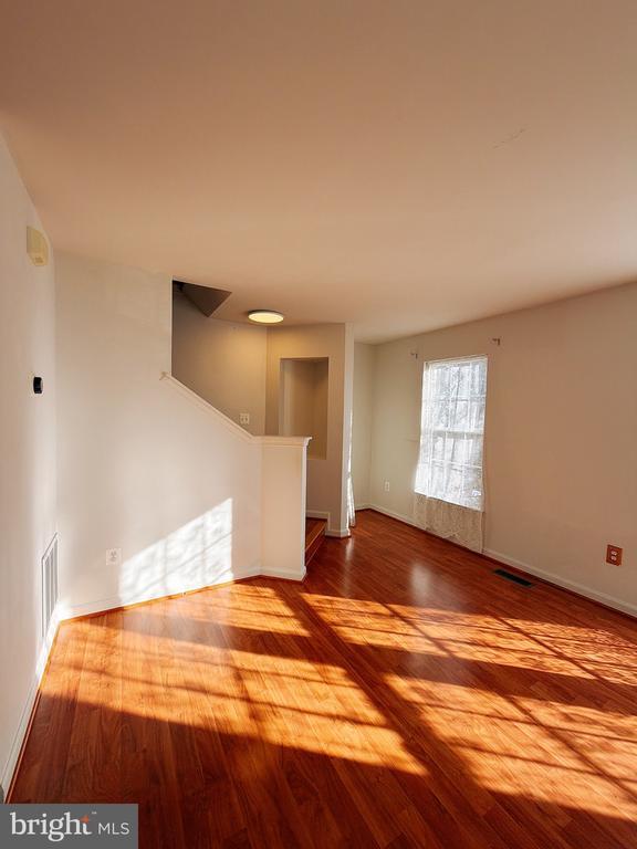 43750 Tolamac Dr in Ashburn, VA - Building Photo - Building Photo