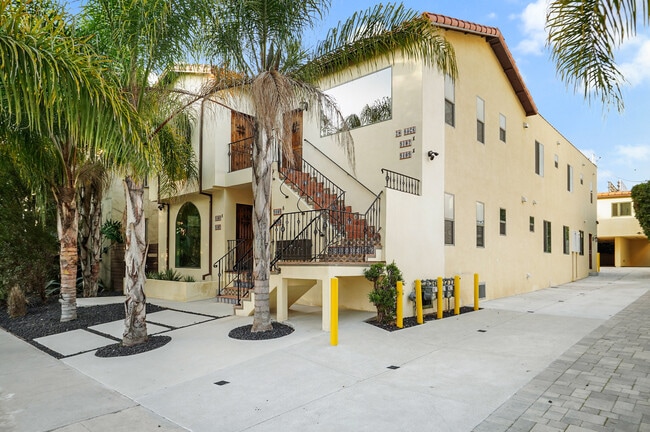 5185 20th St, Unit 5185 Half, Unit 5185 Half