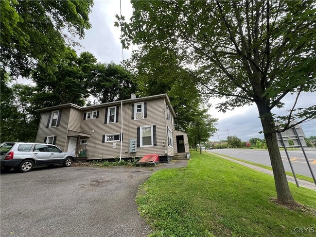 property at 4822 W Seneca Turnpike