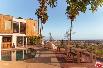 7650 Curson Terrace in Los Angeles, CA - Building Photo - Building Photo