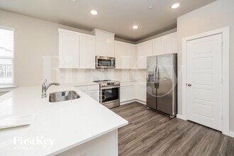 18435 Idyllic Aly, Unit 10303 in Shenandoah, TX - Foto de edificio - Building Photo