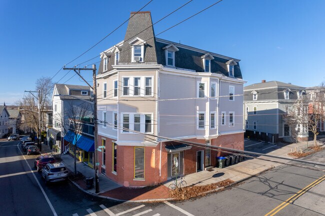 388-394 Wickenden St in Providence, RI - Building Photo - Building Photo