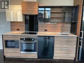 75 St Nicholas St in Toronto, ON - Building Photo - Building Photo