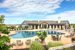 Brighton Creek in Kansas City, MO - Building Photo