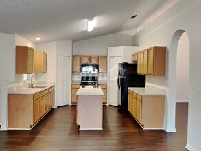 4177 Broad Creek Ln in Jacksonville, FL - Foto de edificio - Building Photo
