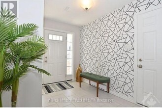 707 Juneberry Ln in Ottawa, ON - Building Photo - Building Photo