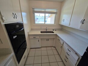 3686 Ashford St in San Diego, CA - Building Photo - Building Photo