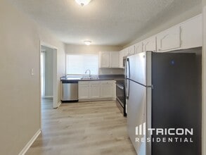 1210 Green Hill Dr in Arlington, TX - Foto de edificio - Building Photo