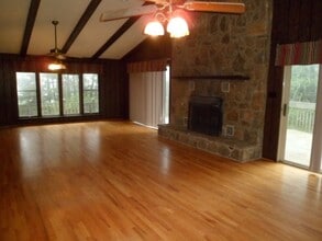 1068 Monteith Branch Rd in Sylva, NC - Building Photo - Building Photo