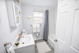 1409 E Waters Ave in Tampa, FL - Building Photo - Building Photo