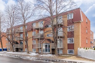 470 De Bourges Rue in Laval, QC - Building Photo