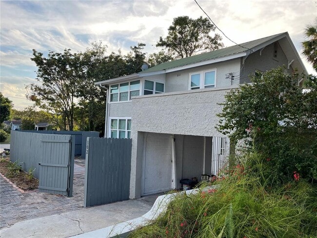 302 W Wall St in Frostproof, FL - Building Photo - Building Photo