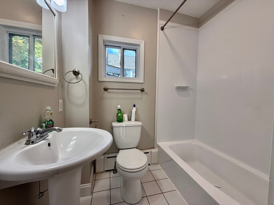 31 Park St, Unit 1 in Medford, MA - Building Photo