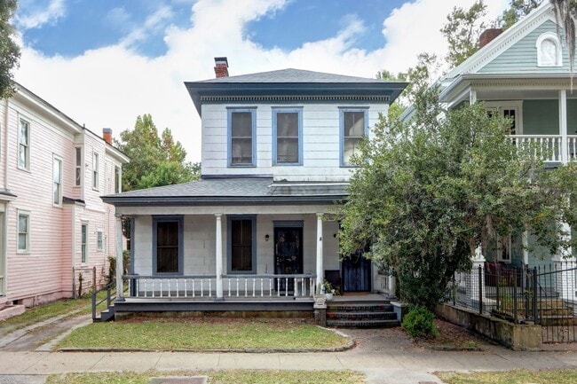 property at 511 W 37th St