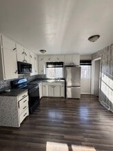 113 Pleasant Dr in Hudson, IA - Building Photo - Building Photo