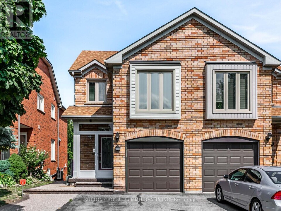 5453 Palmerston Crescent in Mississauga, ON - Building Photo