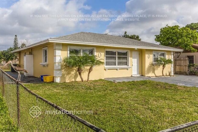 5581 S 36th St in Greenacres, FL - Building Photo - Building Photo