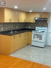 12 Haviland Cir in Brampton, ON - Building Photo - Building Photo