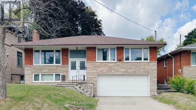 property at 10 Silverview Dr