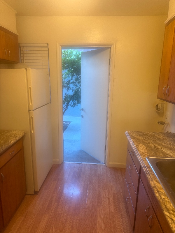 3704 N Abby St in Fresno, CA - Foto de edificio - Building Photo