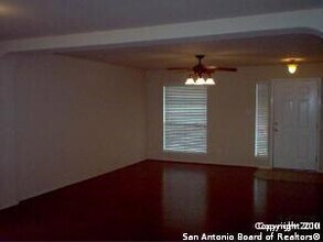 9022 Granberry Pass in Universal City, TX - Building Photo - Building Photo