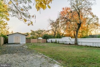 121 Cabbel Dr in Manassas Park, VA - Building Photo - Building Photo