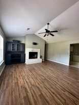 13 Grandiflora Ln in Beaufort, SC - Building Photo