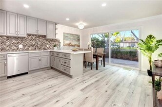 17311 Peach in Irvine, CA - Building Photo - Building Photo