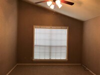 2211 S Kirkwood Rd photo'