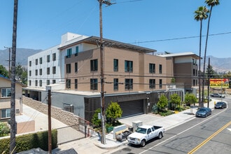 Mirador Apartments in Altadena, CA - Building Photo - Building Photo