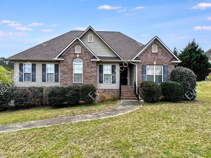 145 Reuben Cir in Odenville, AL - Building Photo