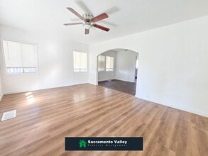 4235 Arlington Ave in Sacramento, CA - Building Photo - Building Photo
