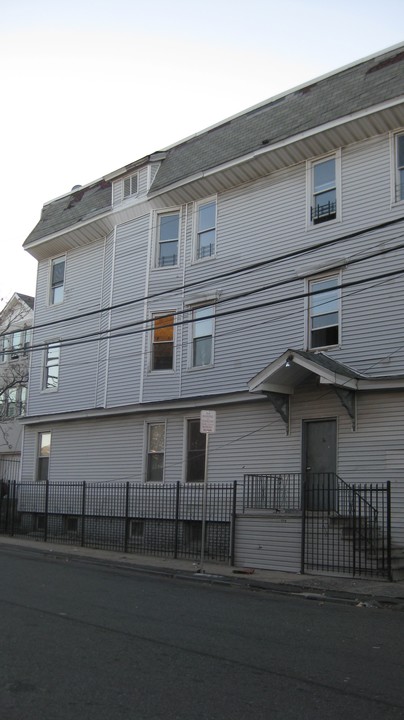 410-412 Hawthorne Ave in Newark, NJ - Building Photo