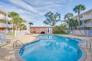 710 Scenic Hwy in Pensacola, FL - Building Photo