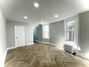 135 W 30th St in Bayonne, NJ - Building Photo - Building Photo