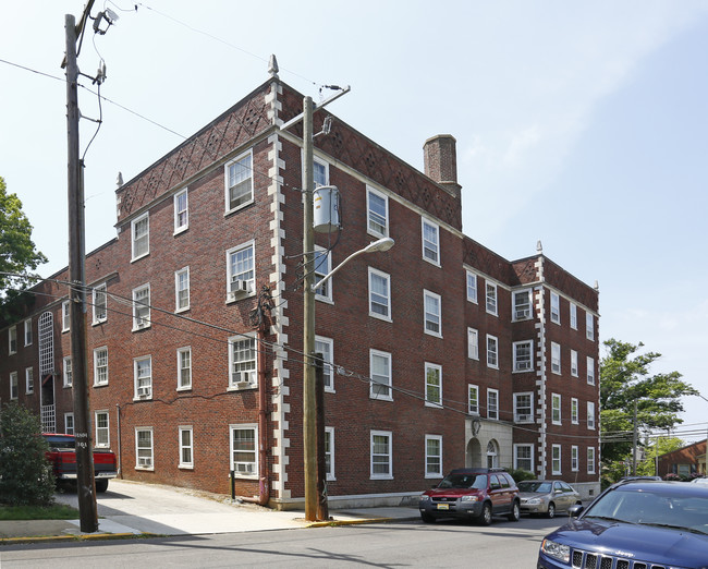 Fort Sanders Manor in Knoxville, TN - Building Photo - Building Photo