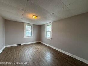 1013 Bergen Ct in Scranton, PA - Building Photo - Building Photo