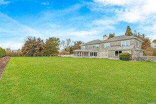 13 Quogo Neck Ln in Quogue, NY - Building Photo - Building Photo