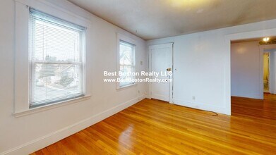 14 Lincoln Ct in Saugus, MA - Building Photo - Building Photo