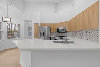 1525 Seabay Rd in Weston, FL - Building Photo - Building Photo