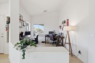 2013 W Prospector Way in San Tan Valley, AZ - Foto de edificio - Building Photo